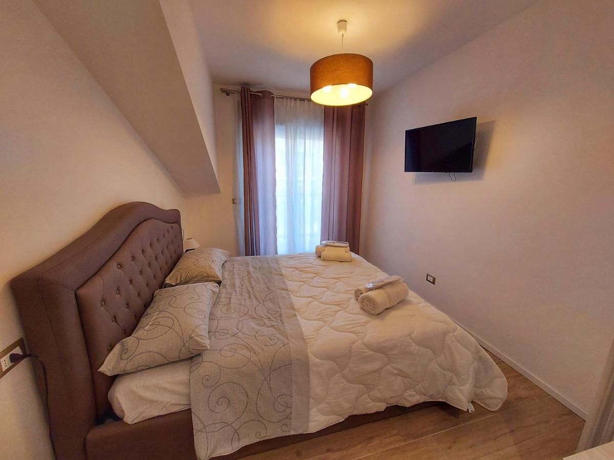 דירות קסטל די סנגרו La Ginestra C&B House מראה חיצוני תמונה
