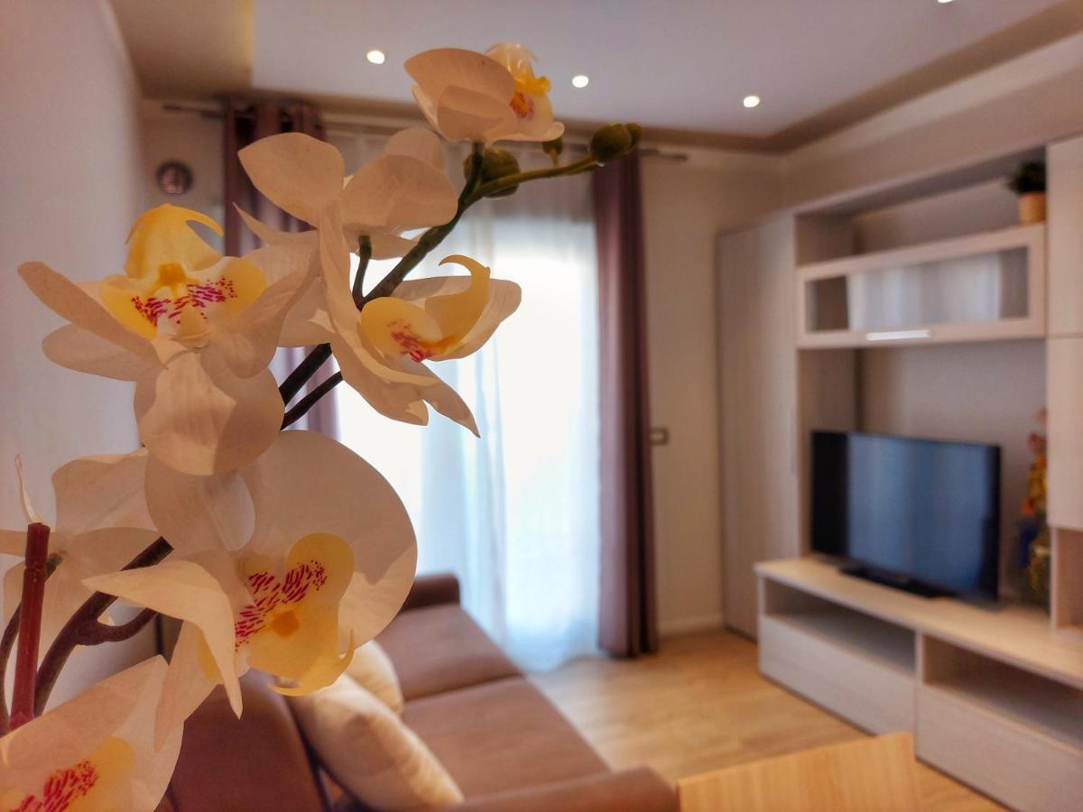 דירות קסטל די סנגרו La Ginestra C&B House מראה חיצוני תמונה