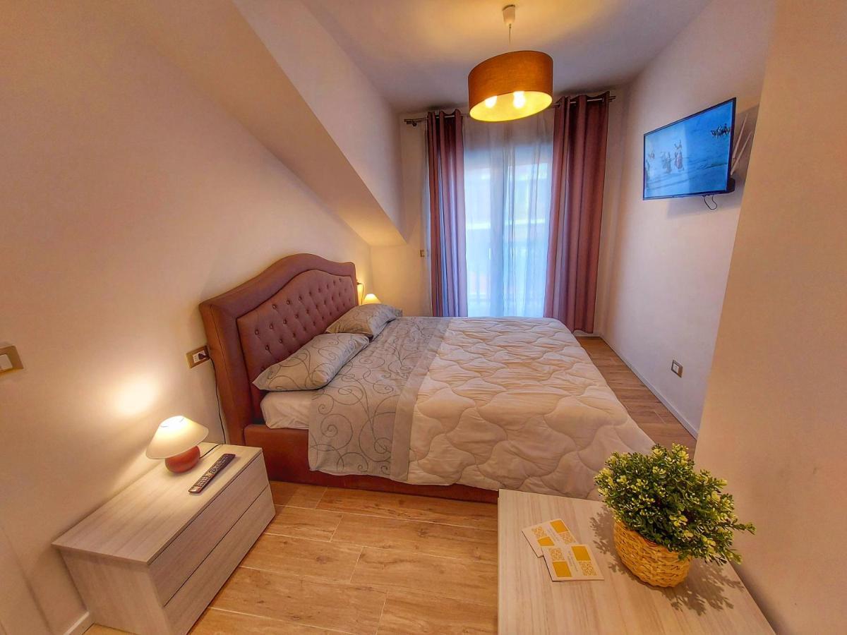 דירות קסטל די סנגרו La Ginestra C&B House מראה חיצוני תמונה